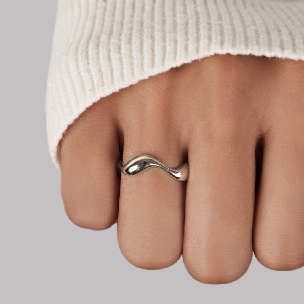 Bague en argent à motif vague