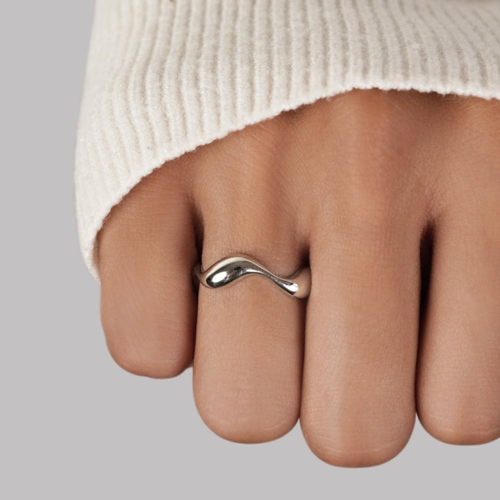 Bague en argent à motif vague