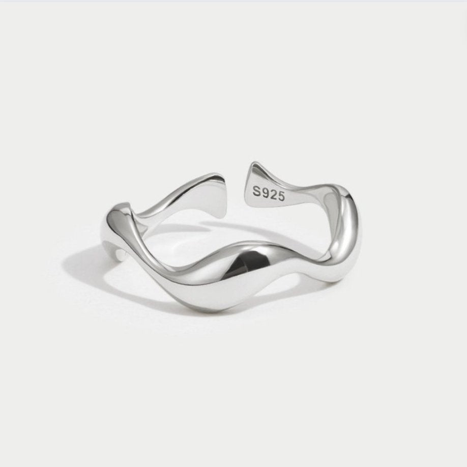 Bague en argent à motif vague