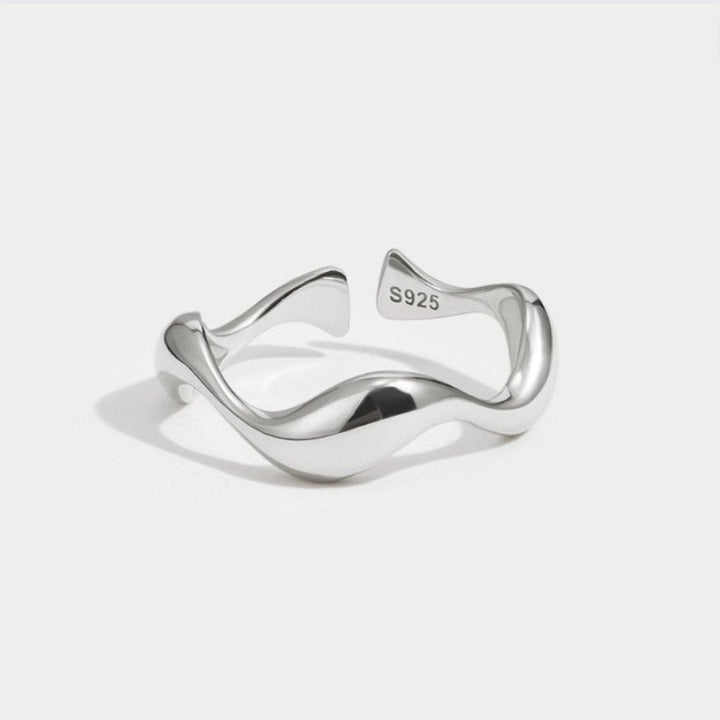 Bague en argent à motif vague